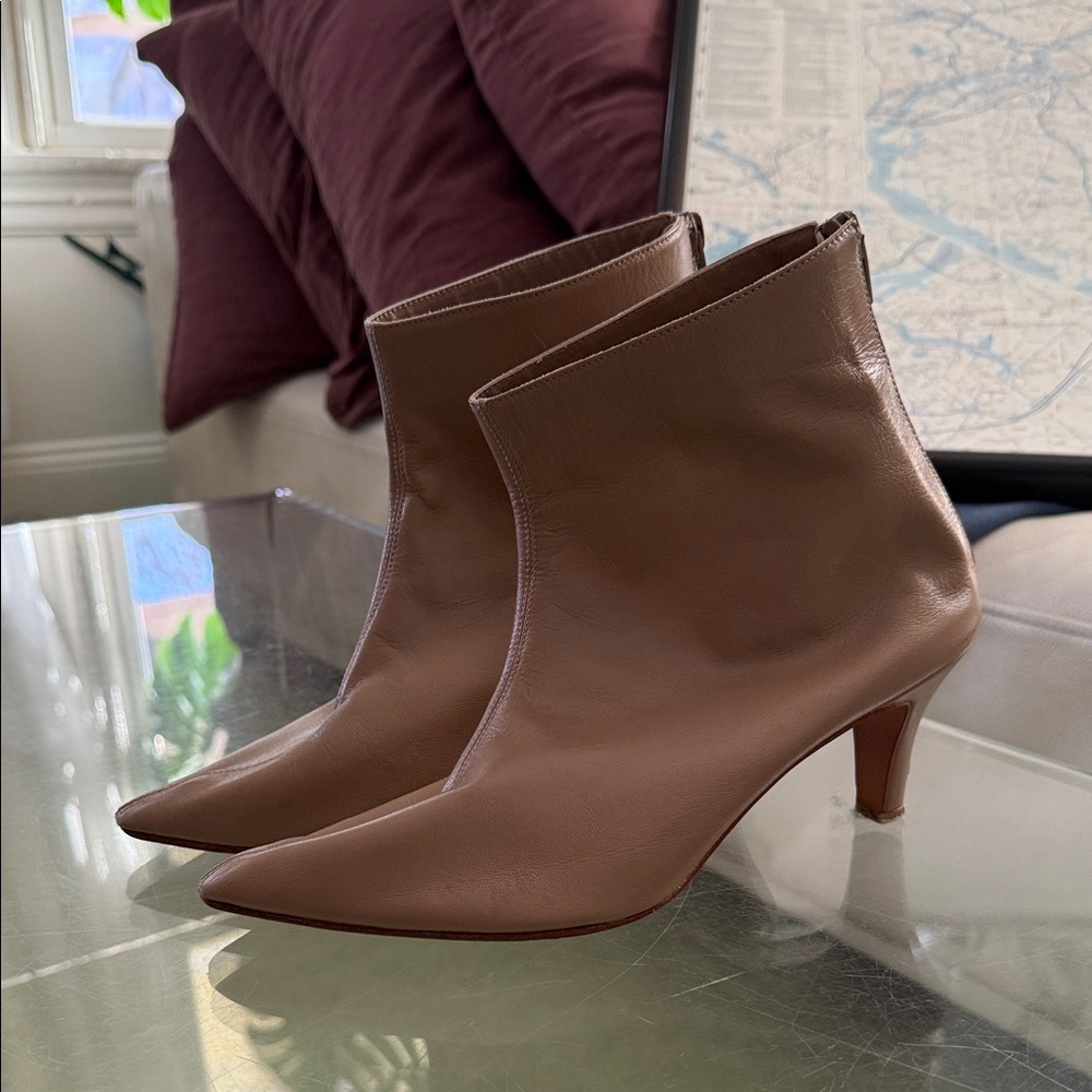Chic Tan Napa Leather Martiniano Party Boots 39